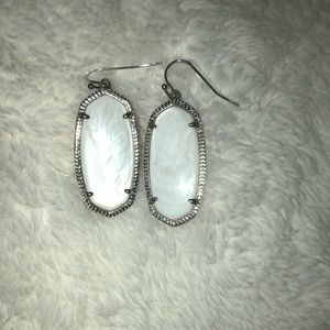 Kendra Scott Elle Drop Earrings (LOOKS BRAND NEW)